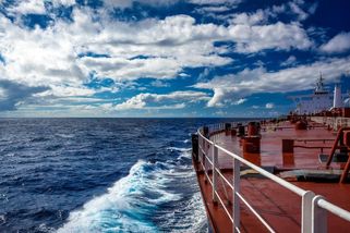 Námořní dron v Černém moři zasáhl turecký tanker s ruskou ropou - Seznam Zprávy